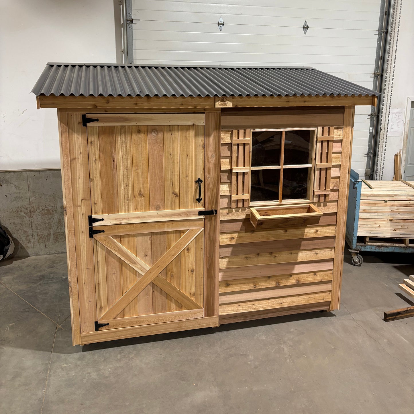 lean to shed with metal roof. 8x4 size